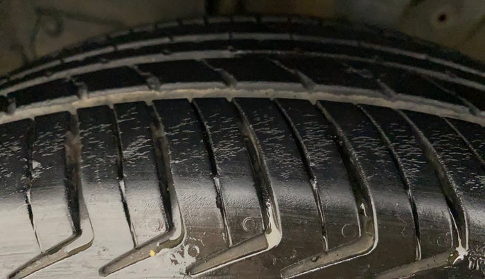 2022 Maruti New Wagon-R LXI 1.0, Petrol, Manual, 20,629 km, Left Front Tyre Tread