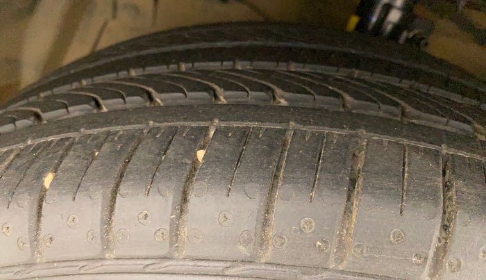 2018 Maruti Ciaz ALPHA 1.4 PETROL, Petrol, Manual, 1,13,780 km, Left Front Tyre Tread