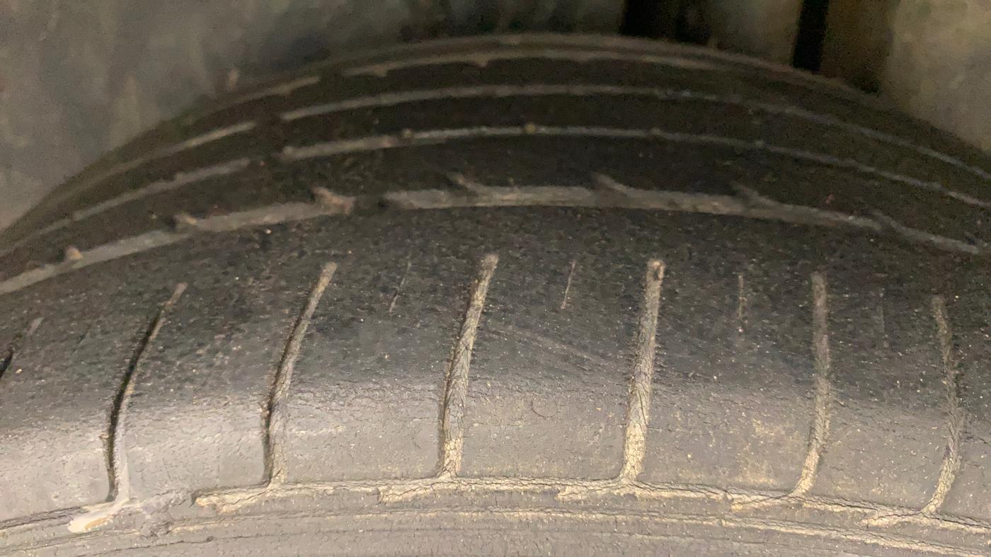 2018 Maruti Ciaz ALPHA 1.4 PETROL, Petrol, Manual, 1,13,780 km, Left Rear Tyre Tread