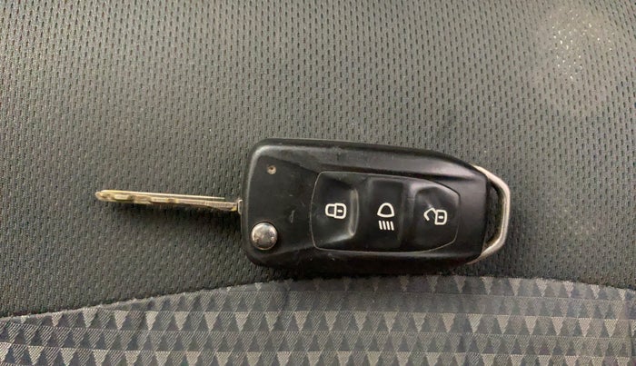 2017 Tata TIGOR XT PETROL, Petrol, Manual, 98,102 km, Key Close Up