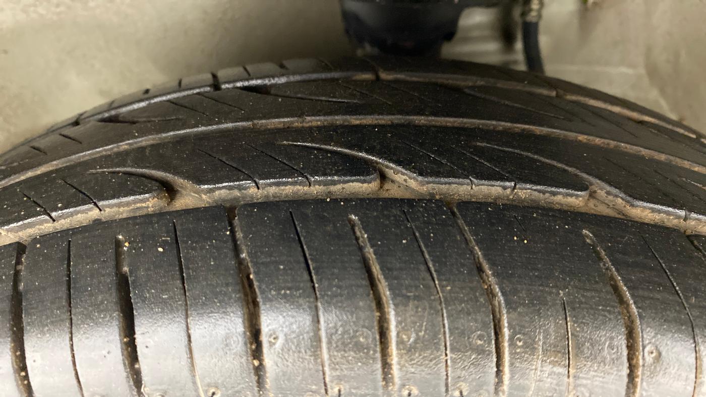2013 Maruti Alto 800 LXI, Petrol, Manual, 73,065 km, Left Front Tyre Tread