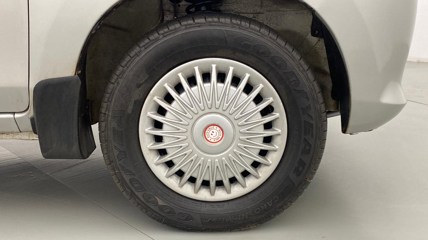 2013 Maruti Alto 800 LXI, Petrol, Manual, 73,065 km, Right Front Wheel