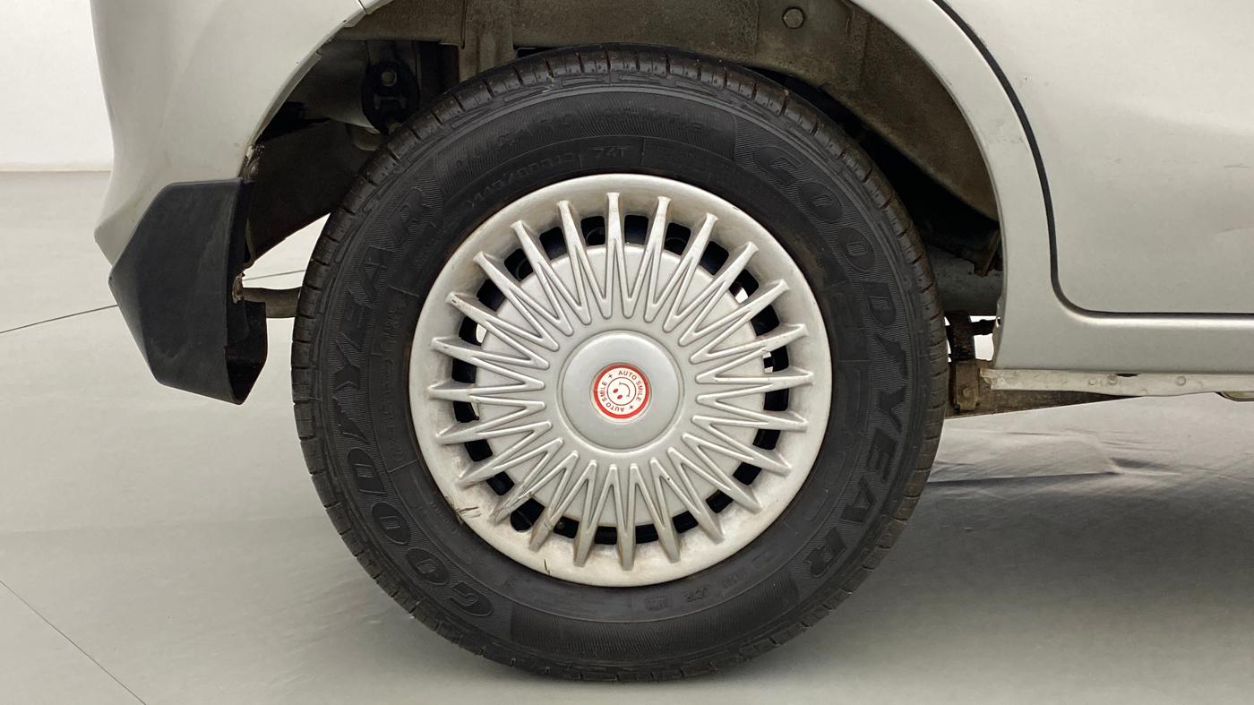 2013 Maruti Alto 800 LXI, Petrol, Manual, 73,065 km, Right Rear Wheel