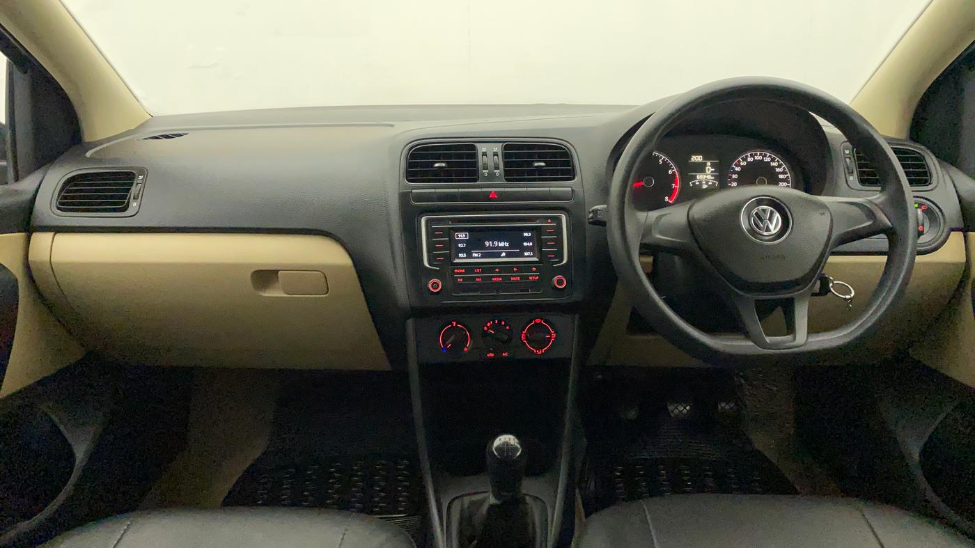 2016 Volkswagen Ameo COMFORTLINE 1.2L, Petrol, Manual, 69,413 km, Dashboard