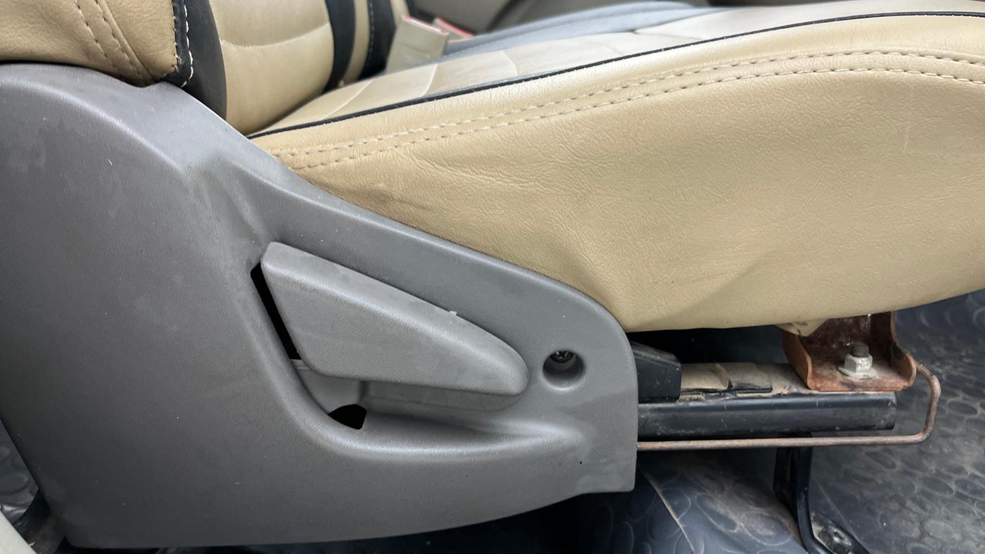 2014 Datsun Go A, Petrol, Manual, 58,717 km, Driver Side Adjustment Panel