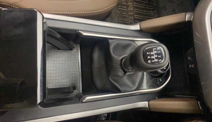 2020 Tata Harrier XZ PLUS 2.0L DUAL TONE, Diesel, Manual, 77,879 km, Gear Lever