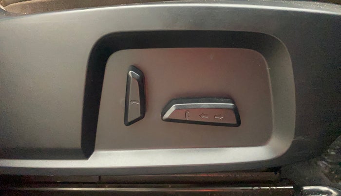 2020 Tata Harrier XZ PLUS 2.0L DUAL TONE, Diesel, Manual, 77,879 km, Driver Side Adjustment Panel