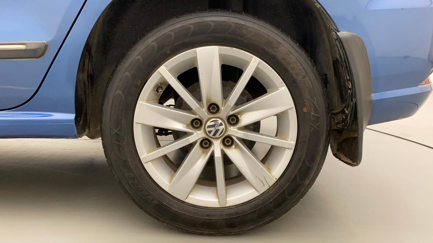 2016 Volkswagen Ameo HIGHLINE1.5L, Diesel, Manual, 1,17,305 km, Left Rear Wheel