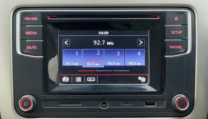 2016 Volkswagen Ameo HIGHLINE1.5L, Diesel, Manual, 1,17,305 km, Infotainment System