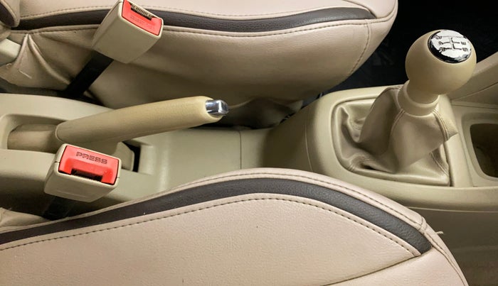 2012 Maruti Ertiga VDI, Diesel, Manual, 1,38,231 km, Gear Lever