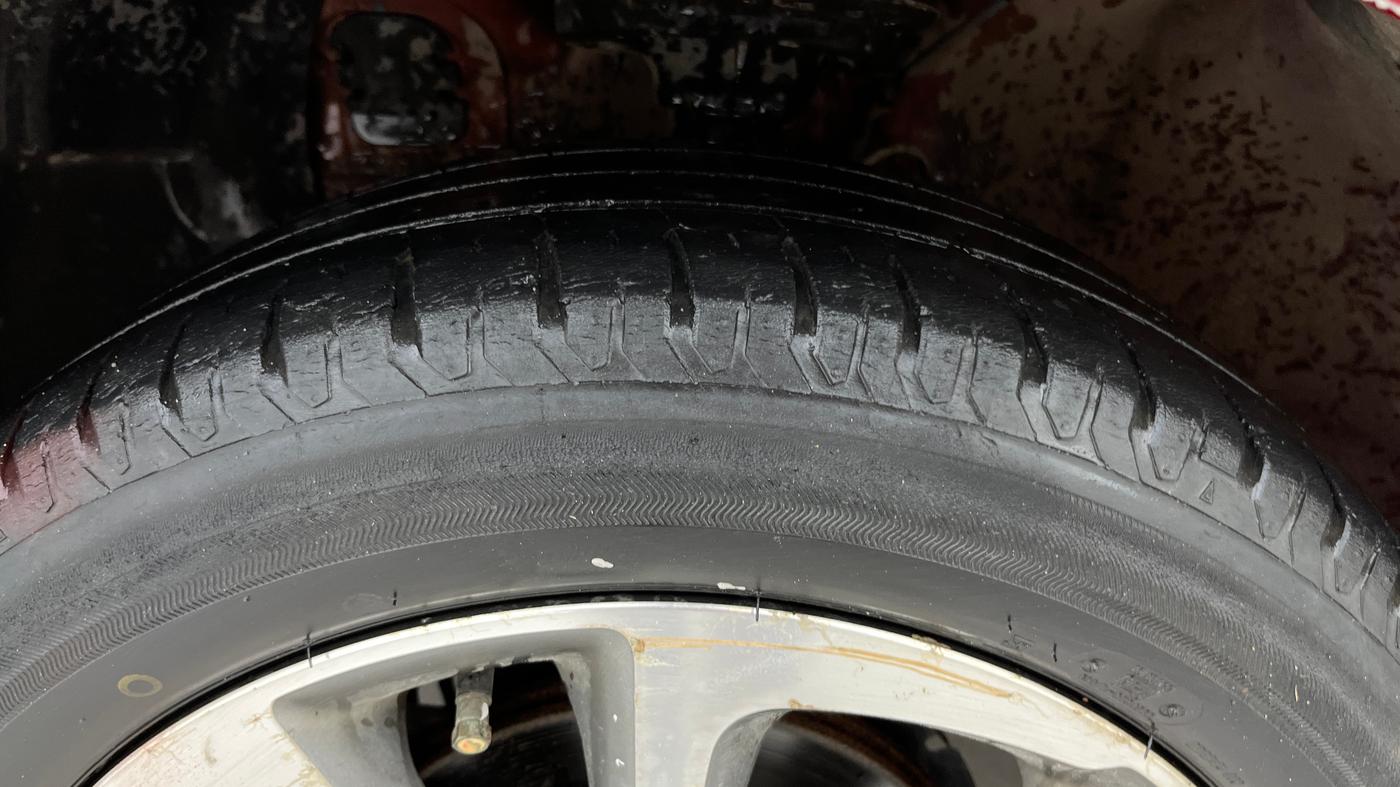 2017 Hyundai Elite i20 ASTA 1.2 (O), Petrol, Manual, 77,108 km, Left Front Tyre Tread