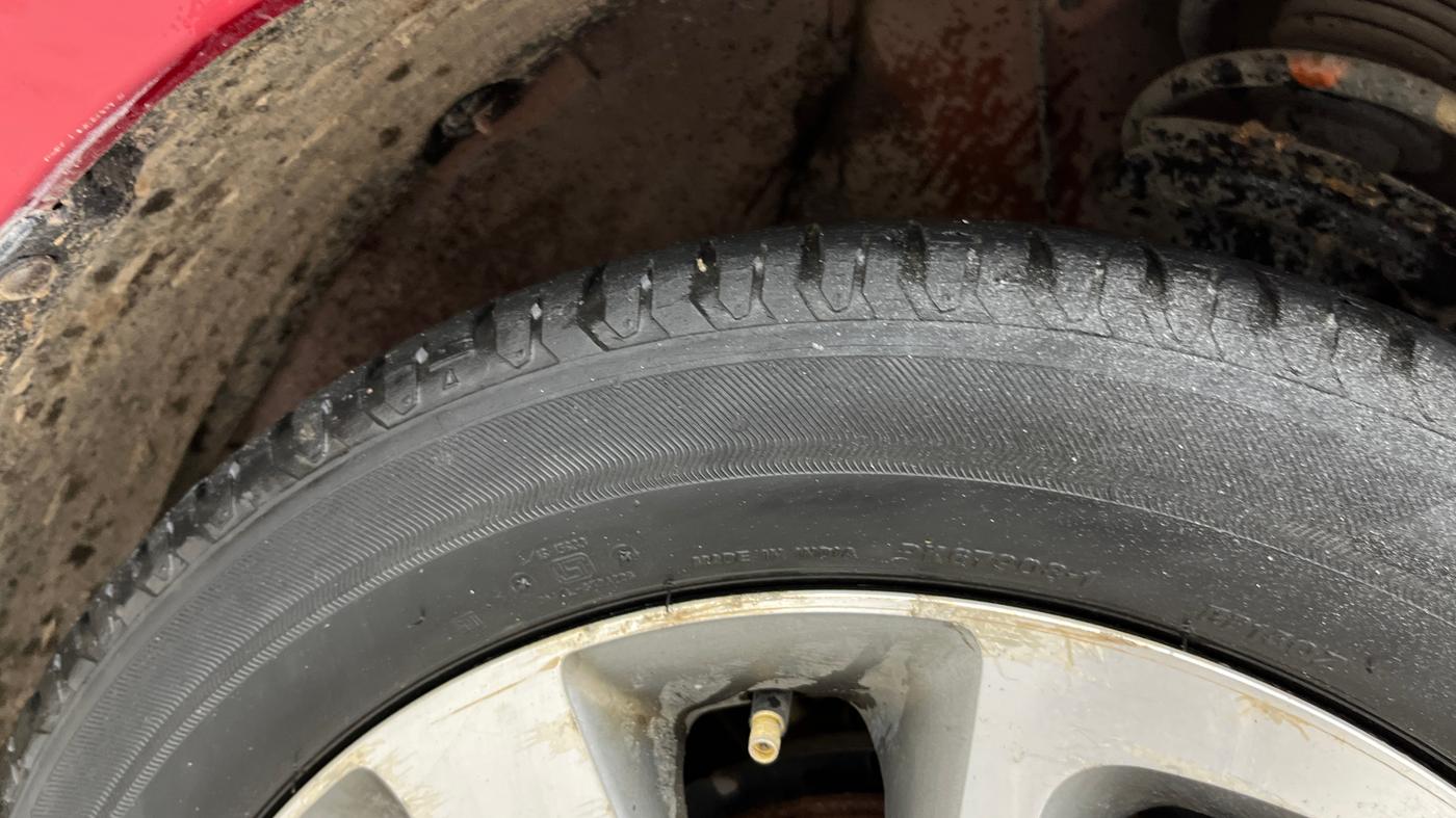 2017 Hyundai Elite i20 ASTA 1.2 (O), Petrol, Manual, 77,108 km, Right Front Tyre Tread