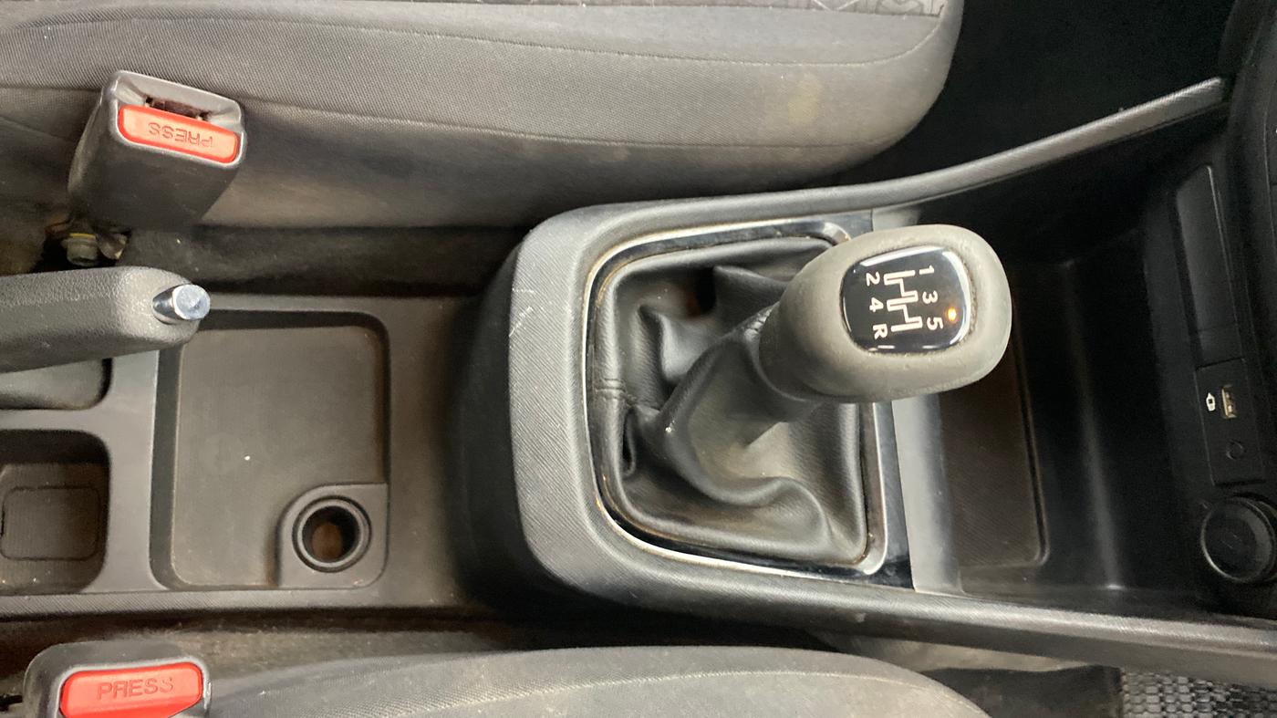 2023 Tata PUNCH ADVENTURE MT, Petrol, Manual, 83,167 km, Gear Lever