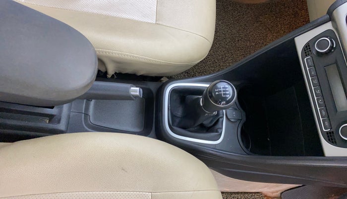 2016 Volkswagen Ameo HIGHLINE1.2L, Petrol, Manual, 56,461 km, Gear Lever