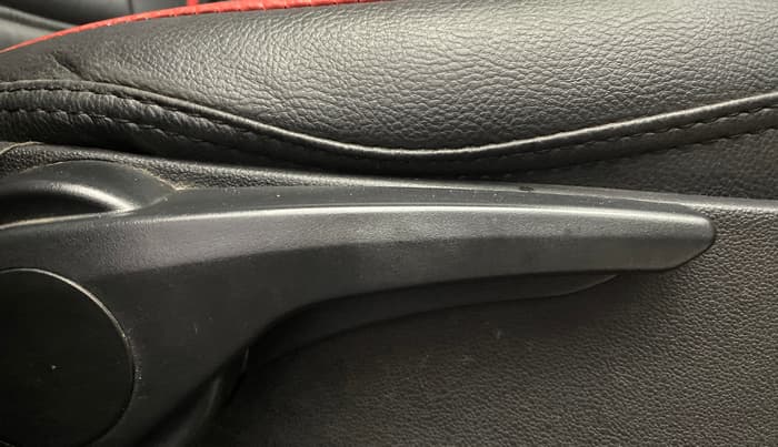 2019 Tata Tiago XZ PLUS PETROL, Petrol, Manual, 33,048 km, Driver Side Adjustment Panel