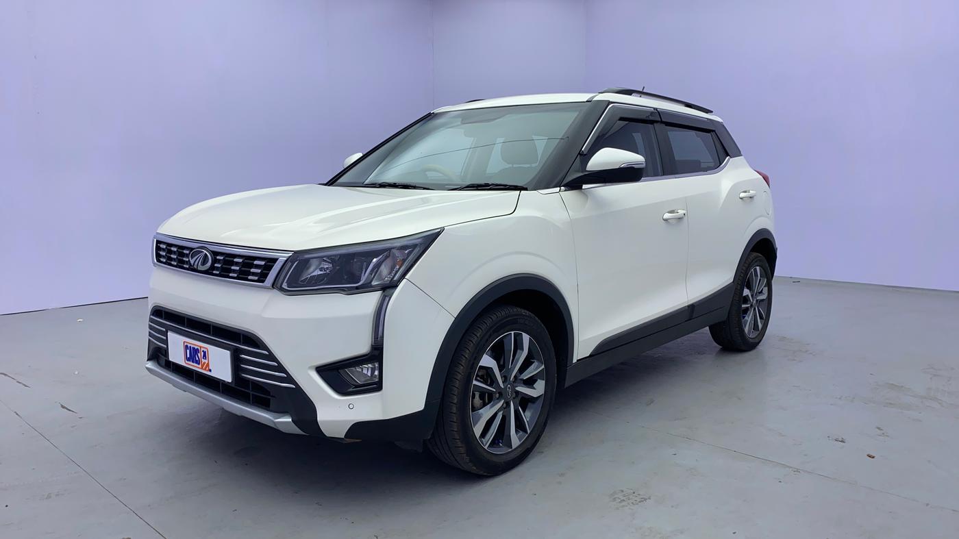 2021 Mahindra XUV300 W8 (O) 1.2 PETROL, Petrol, Manual, 27,231 km, Left Front Diagonal