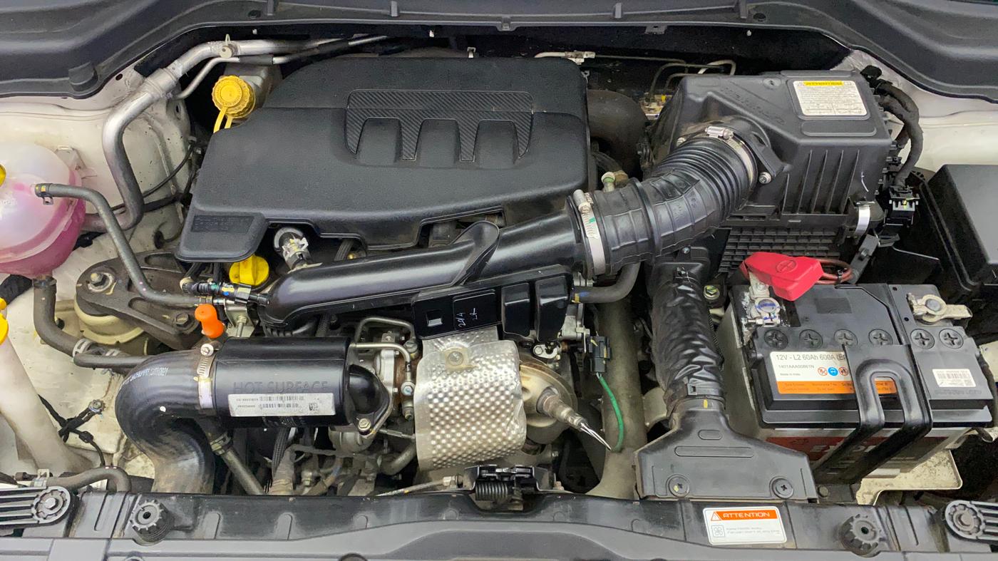 2021 Mahindra XUV300 W8 (O) 1.2 PETROL, Petrol, Manual, 27,231 km, Open Bonet