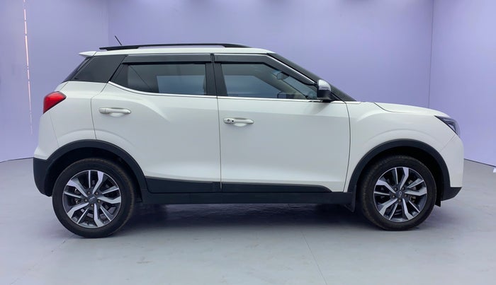 2021 Mahindra XUV300 W8 (O) 1.2 PETROL, Petrol, Manual, 27,231 km, Right Side View