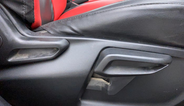 2020 Tata Tiago XZA+ DUAL TONE 1.2RTN, Petrol, Automatic, 68,784 km, Driver Side Adjustment Panel