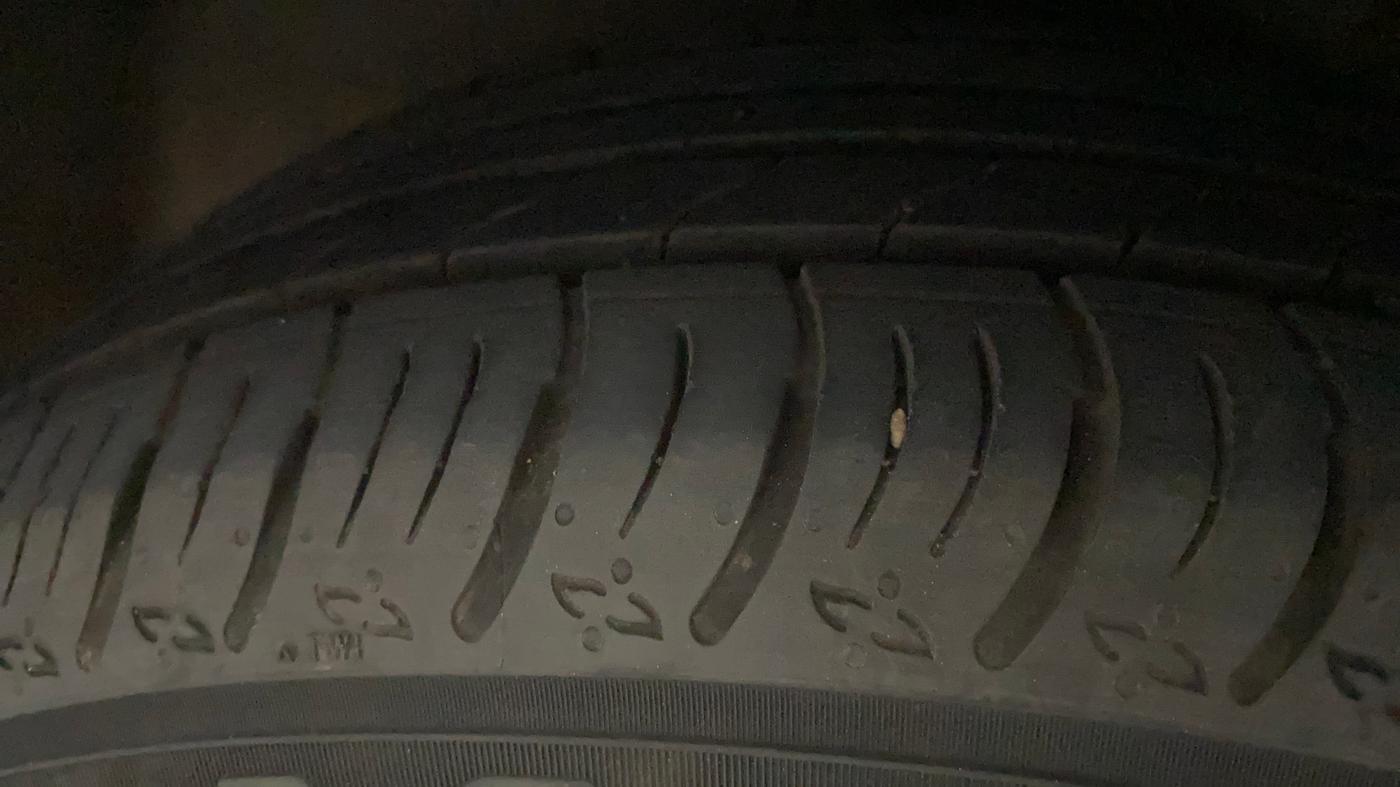 2022 Tata ALTROZ XZA PLUS, Petrol, Automatic, 58,345 km, Left Front Tyre Tread