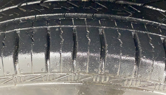 2019 Hyundai Elite i20 SPORTZ 1.2, Petrol, Manual, 49,285 km, Left Front Tyre Tread