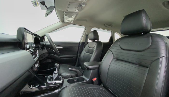 2020 KIA SELTOS HTK PLUS 1.5 DIESEL, Diesel, Manual, 19,493 km, Right Side Front Door Cabin