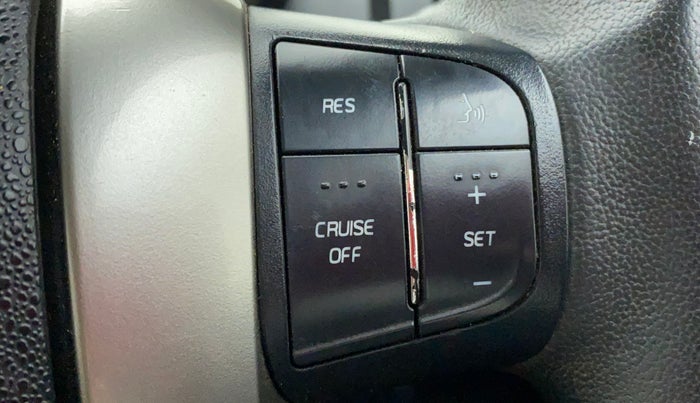2021 Mahindra XUV500 W11(O), Diesel, Manual, 19,913 km, Adaptive Cruise Control