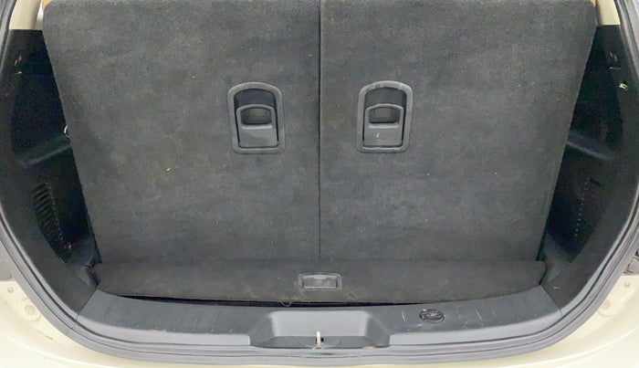 2021 Mahindra XUV500 W11(O), Diesel, Manual, 19,913 km, Boot Inside
