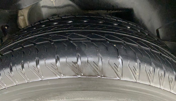 2021 Mahindra XUV500 W11(O), Diesel, Manual, 19,913 km, Right Rear Tyre Tread