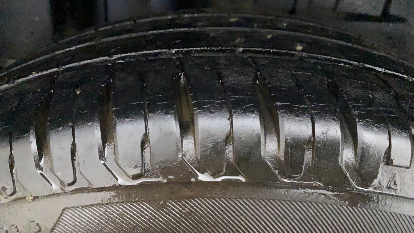 2017 Maruti Dzire ZXI Plus AMT, Petrol, Automatic, 38,226 km, Left Front Tyre Tread