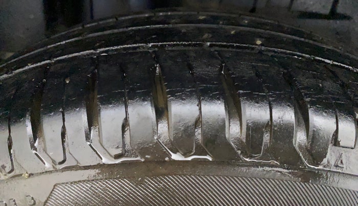 2017 Maruti Dzire ZXI Plus AMT, Petrol, Automatic, 38,226 km, Left Front Tyre Tread