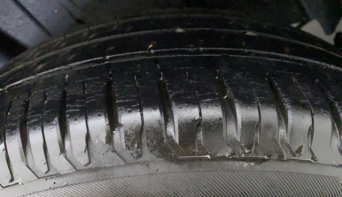 2017 Maruti Dzire ZXI Plus AMT, Petrol, Automatic, 38,226 km, Right Rear Tyre Tread