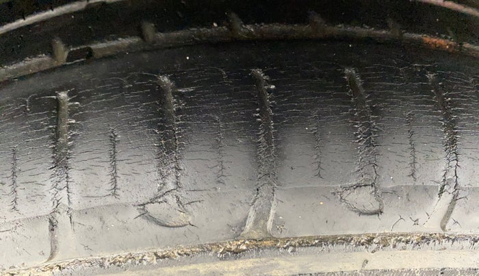 2018 Hyundai Grand i10 SPORTZ (O) 1.2 KAPPA VTVT, Petrol, Manual, 37,985 km, Left Front Tyre Tread