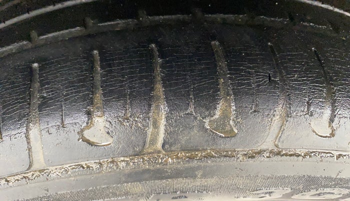 2018 Hyundai Grand i10 SPORTZ (O) 1.2 KAPPA VTVT, Petrol, Manual, 37,985 km, Right Rear Tyre Tread