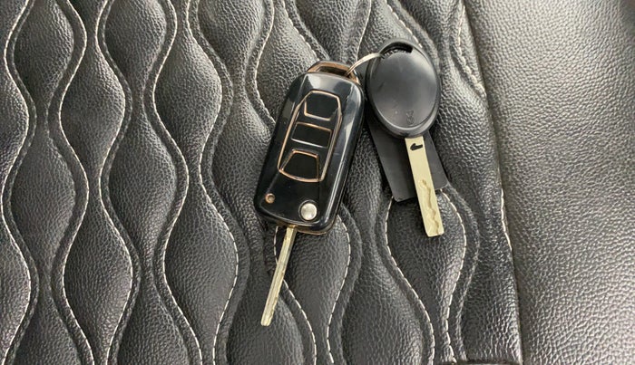 2023 Tata Tiago XZ PLUS CNG, CNG, Manual, 35,408 km, Key Close Up