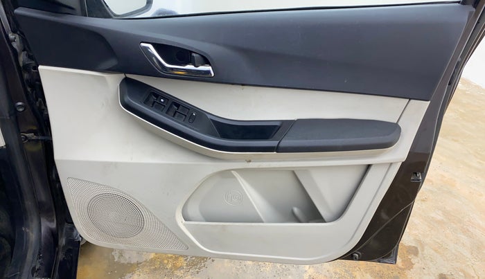 2023 Tata Tiago XZ PLUS CNG, CNG, Manual, 35,408 km, Driver Side Door Panels Control