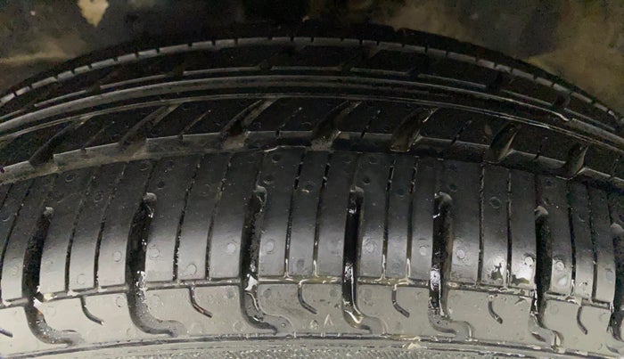 2013 Maruti Wagon R 1.0 VXI, Petrol, Manual, 35,895 km, Left Front Tyre Tread