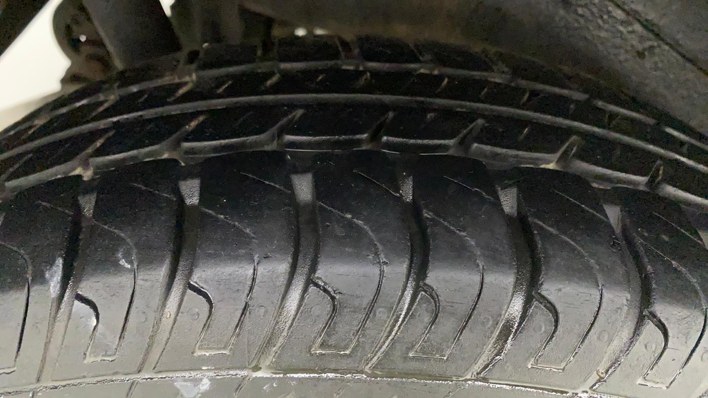 2013 Maruti Wagon R 1.0 VXI, Petrol, Manual, 35,895 km, Right Rear Tyre Tread