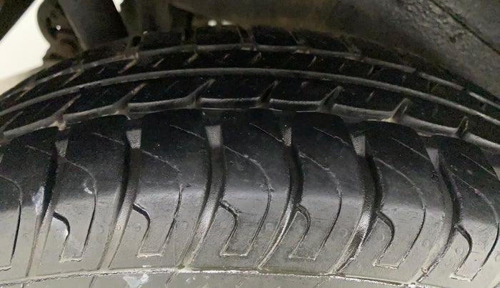 2013 Maruti Wagon R 1.0 VXI, Petrol, Manual, 35,895 km, Right Rear Tyre Tread