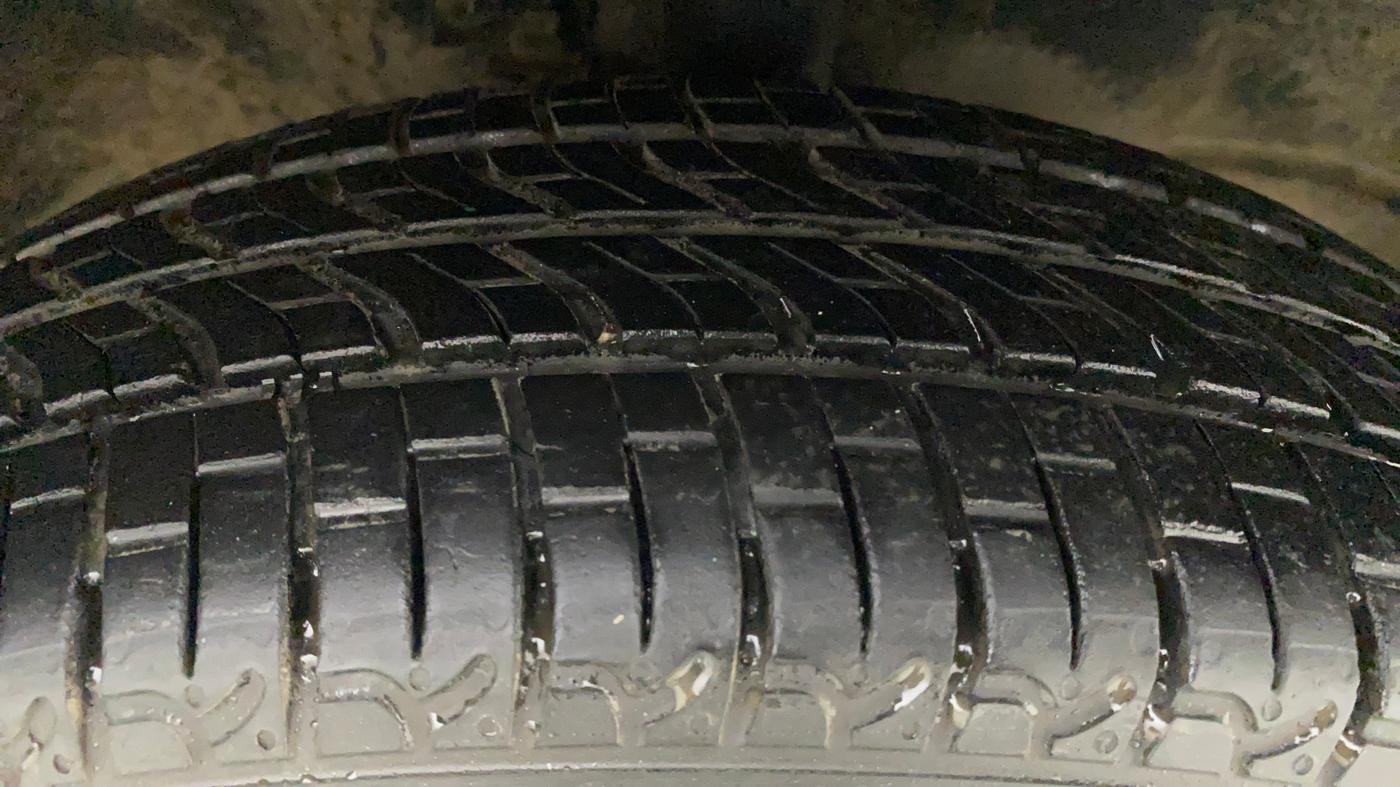 2013 Maruti Wagon R 1.0 VXI, Petrol, Manual, 35,895 km, Right Front Tyre Tread