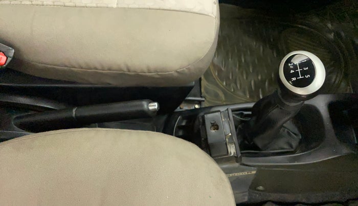 2013 Maruti Wagon R 1.0 VXI, Petrol, Manual, 35,895 km, Gear Lever