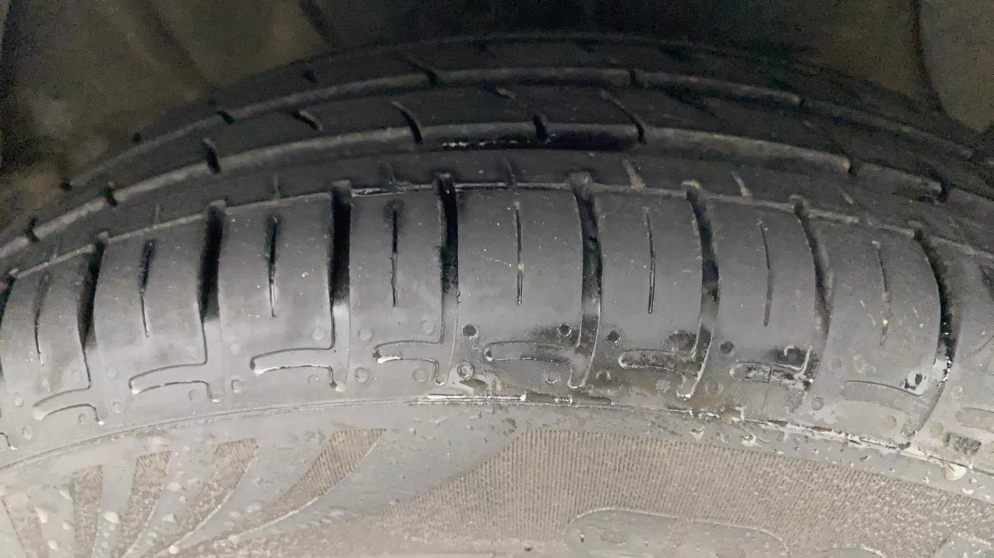 2022 Hyundai GRAND I10 NIOS SPORTZ 1.2 KAPPA VTVT CNG, CNG, Manual, 12,705 km, Right Front Tyre Tread