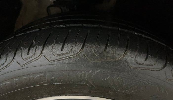 2023 MG ASTOR SHARP 1.5 CVT, Petrol, Automatic, 48,521 km, Right Front Tyre Tread