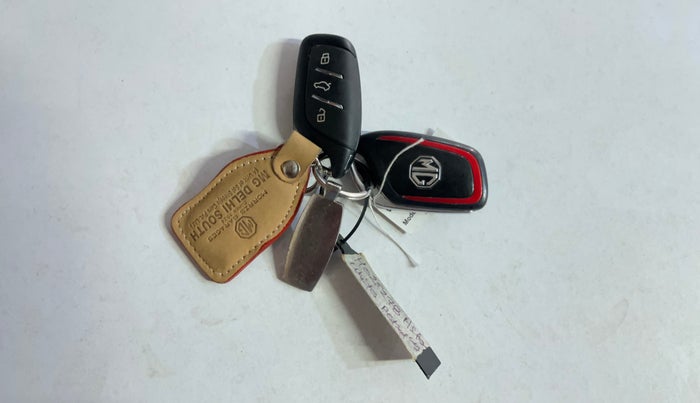 2023 MG ASTOR SHARP 1.5 CVT, Petrol, Automatic, 48,521 km, Key Close Up