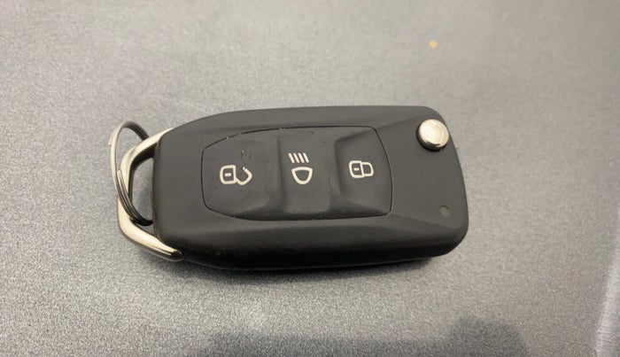 2023 Tata Tiago XZ PLUS CNG, CNG, Manual, 35,010 km, Key Close Up