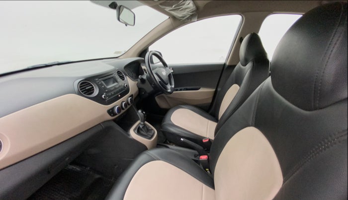 2015 Hyundai Grand i10 ASTA AT 1.2 KAPPA VTVT, Petrol, Automatic, 39,456 km, Right Side Front Door Cabin