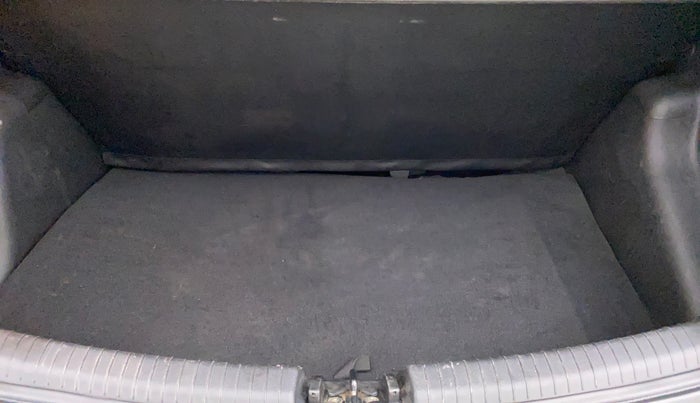 2015 Hyundai Grand i10 ASTA AT 1.2 KAPPA VTVT, Petrol, Automatic, 39,456 km, Boot Inside