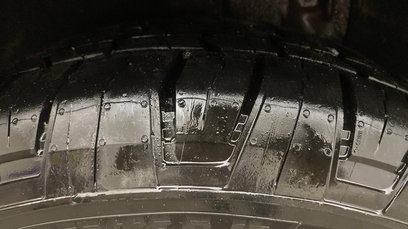 2015 Honda CRV 2.4L 4WD AVN AT, Petrol, Automatic, 1,38,424 km, Right Rear Tyre Tread