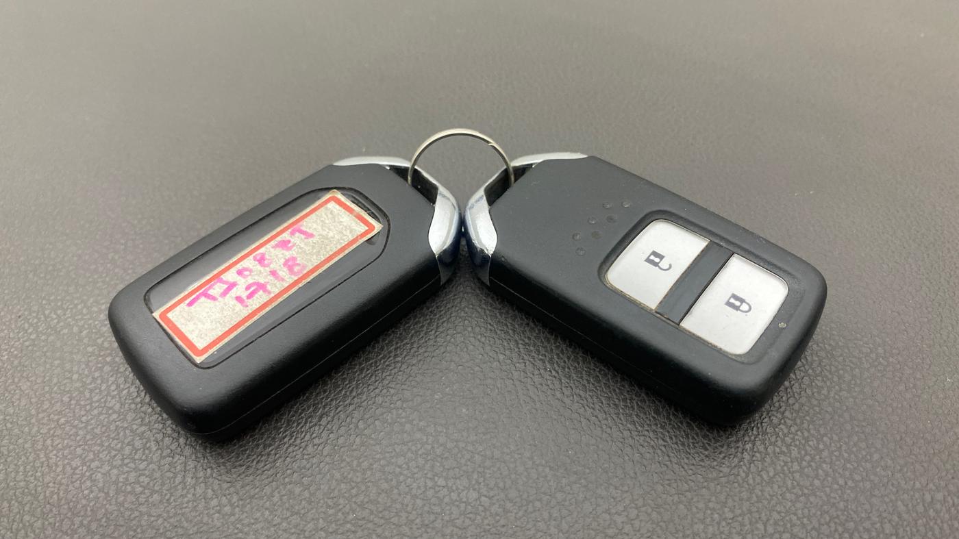 2015 Honda CRV 2.4L 4WD AVN AT, Petrol, Automatic, 1,38,424 km, Key Close Up