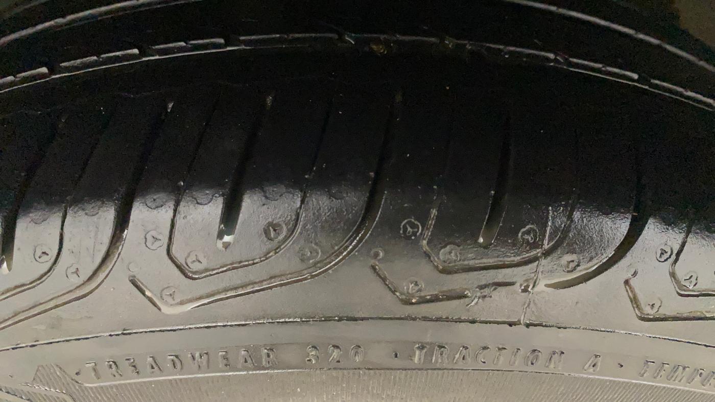 2018 Ford FREESTYLE TITANIUM 1.5 DIESEL, Diesel, Manual, 1,09,173 km, Right Rear Tyre Tread
